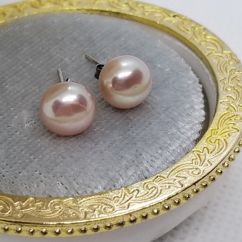 Light Pink Pearl Earrings